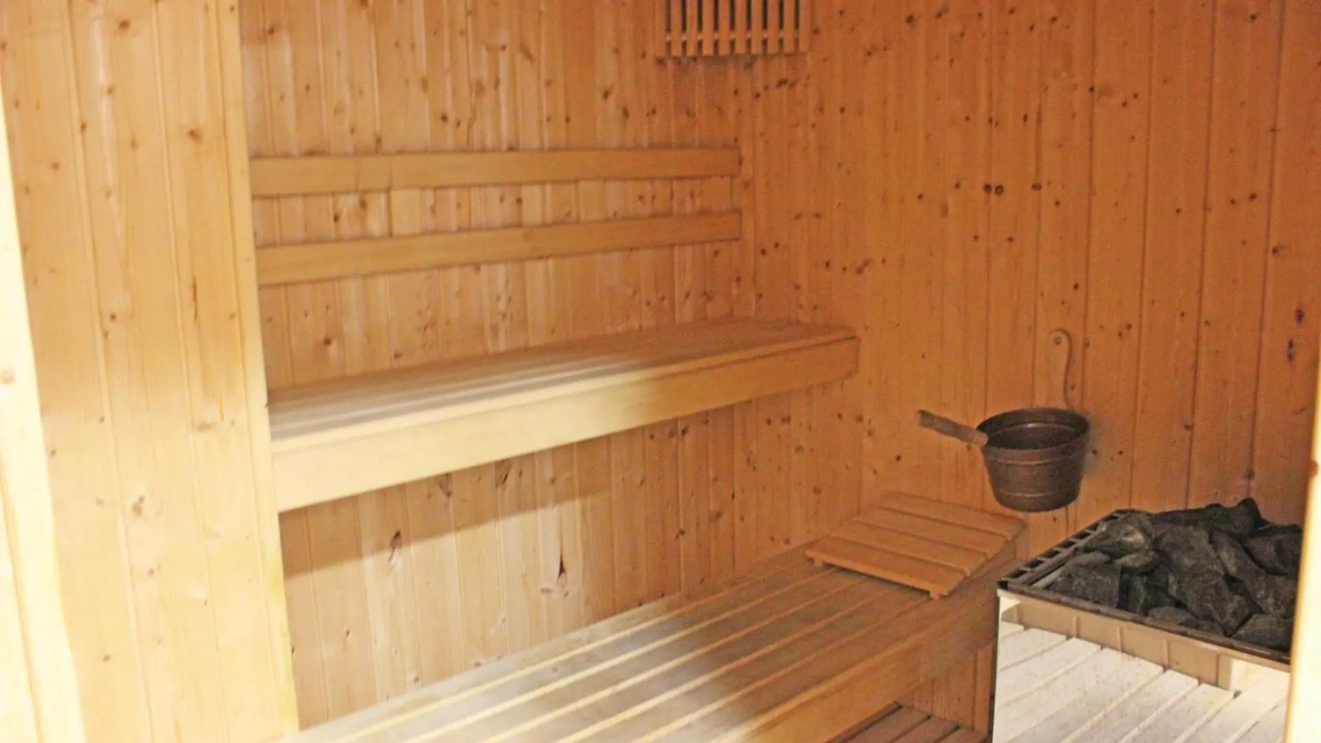 Amazing Apartment In Estepona With Sauna